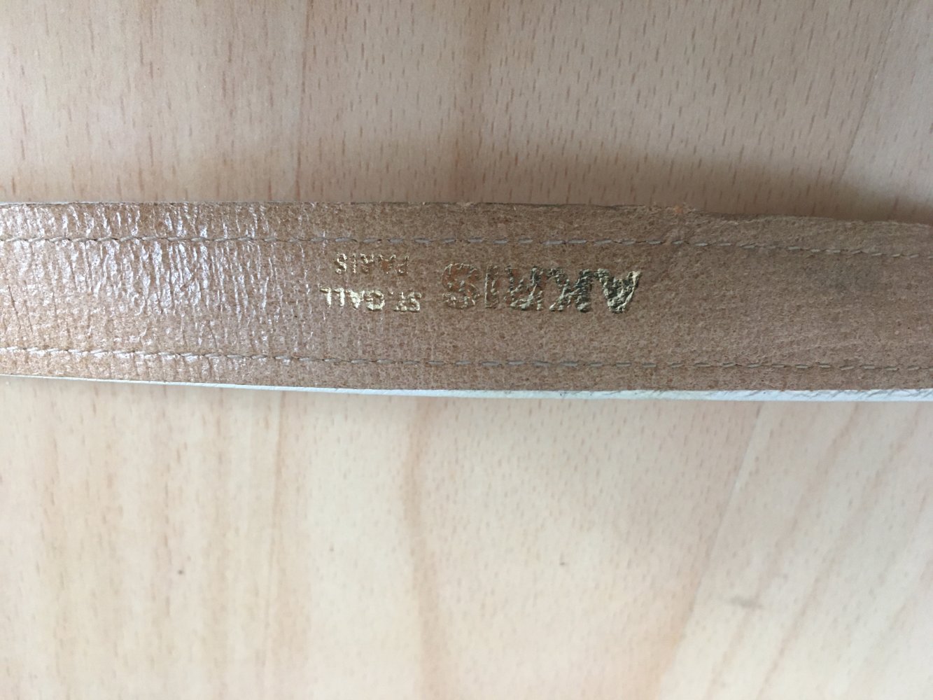 AKRIS - schmaler Gürtel 100 % Leder, pink / rosa gold silber weiß