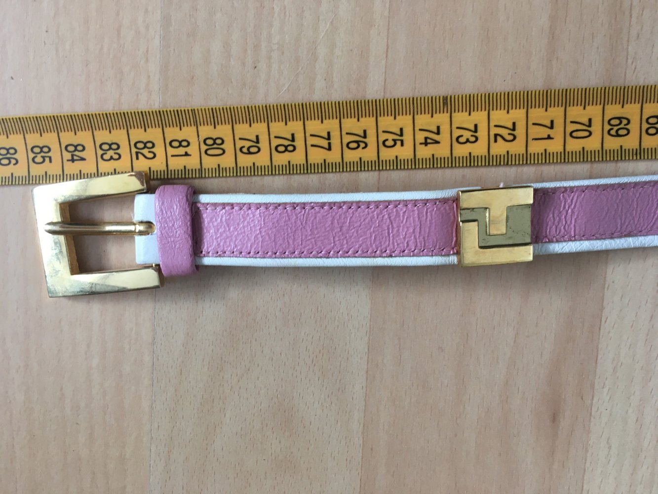 AKRIS - schmaler Gürtel 100 % Leder, pink / rosa gold silber weiß