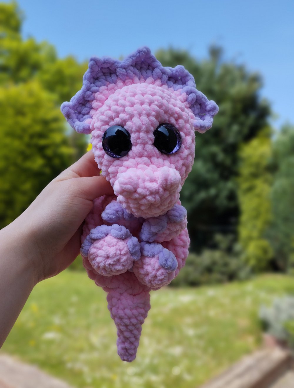 Triceratops Kuscheltier Schmusetuch Dinosaurier Dino Amigurumi selfmade gehäkelt