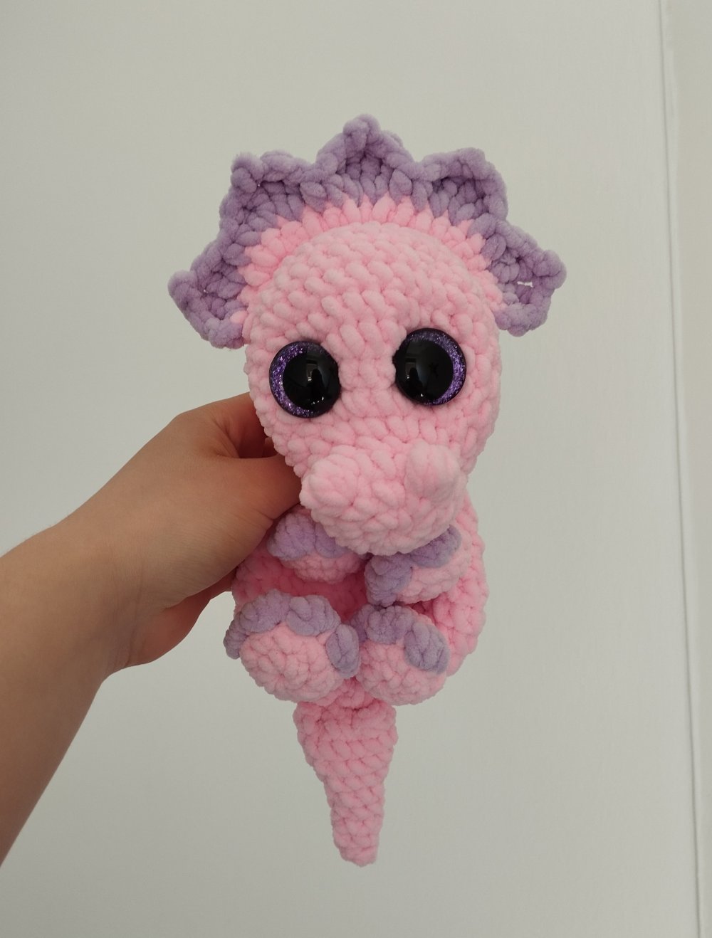 Triceratops Kuscheltier Schmusetuch Dinosaurier Dino Amigurumi selfmade gehäkelt