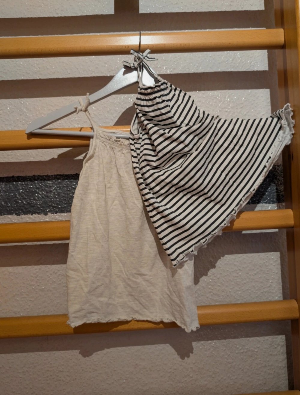 2 neue Trägertops H&M Gr 122/128
