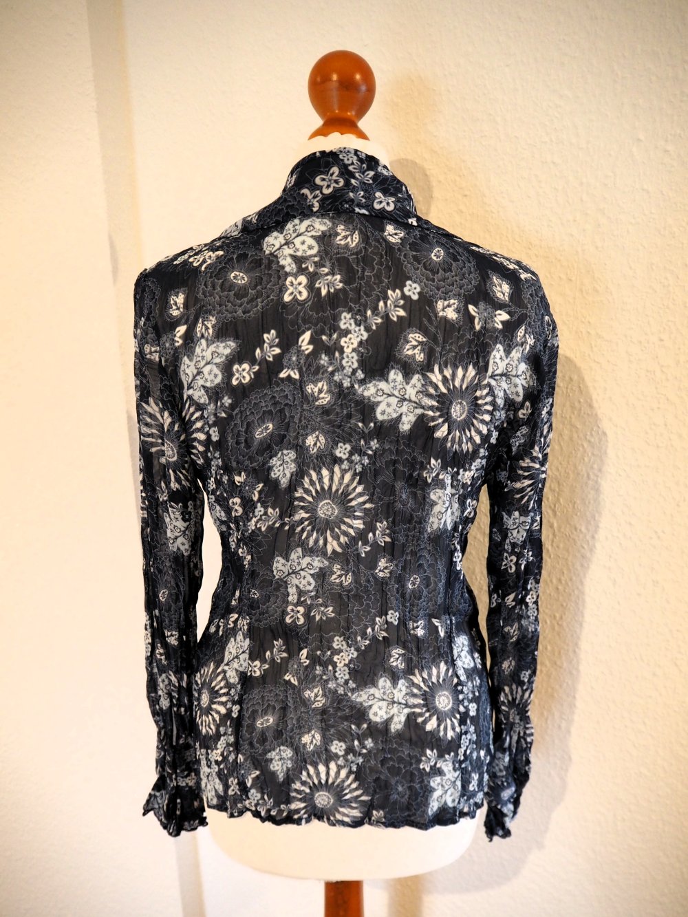 Rüschen-Bluse, leicht transparent