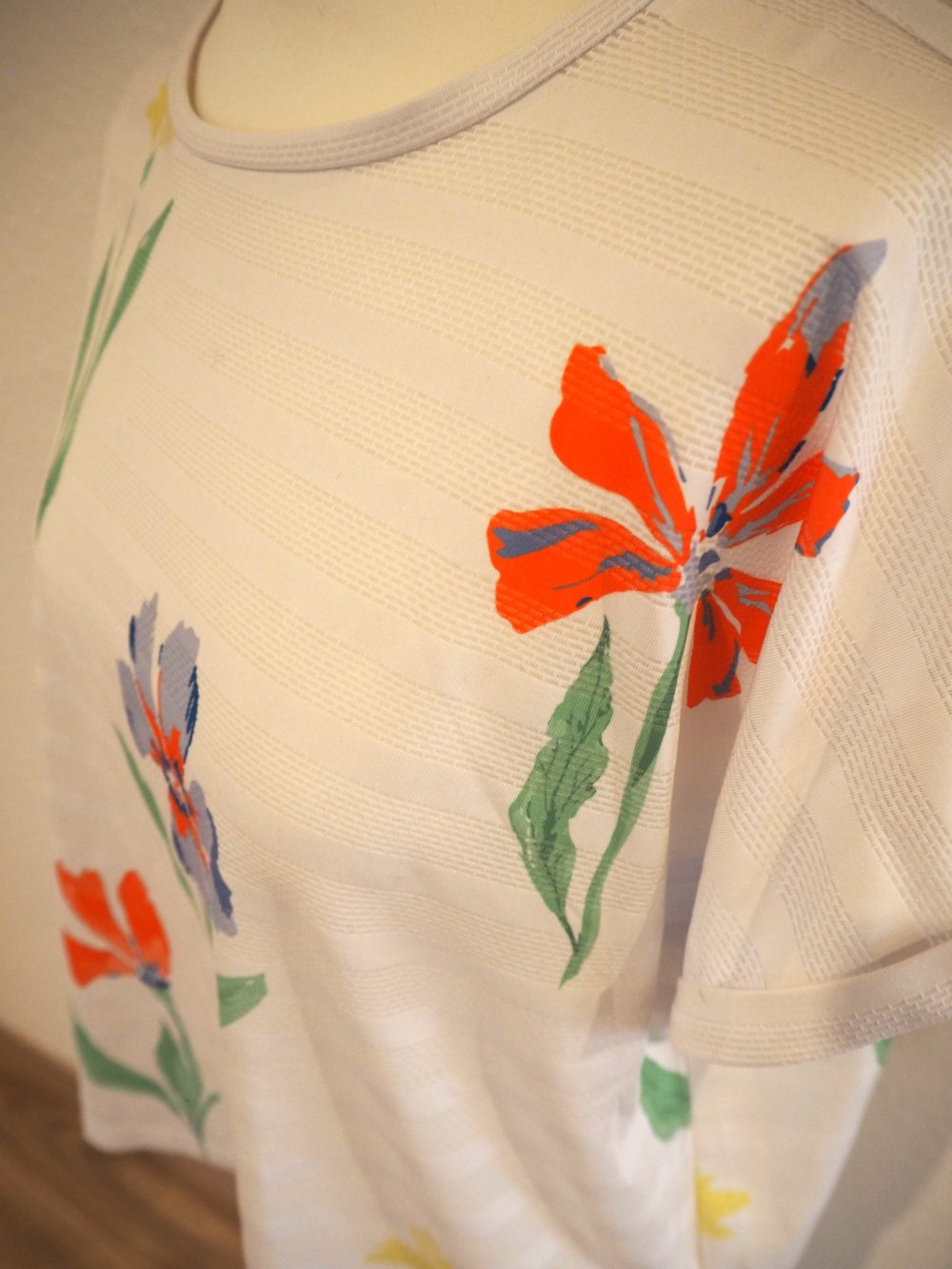 Lockeres T-Shirt mit Blumenprint