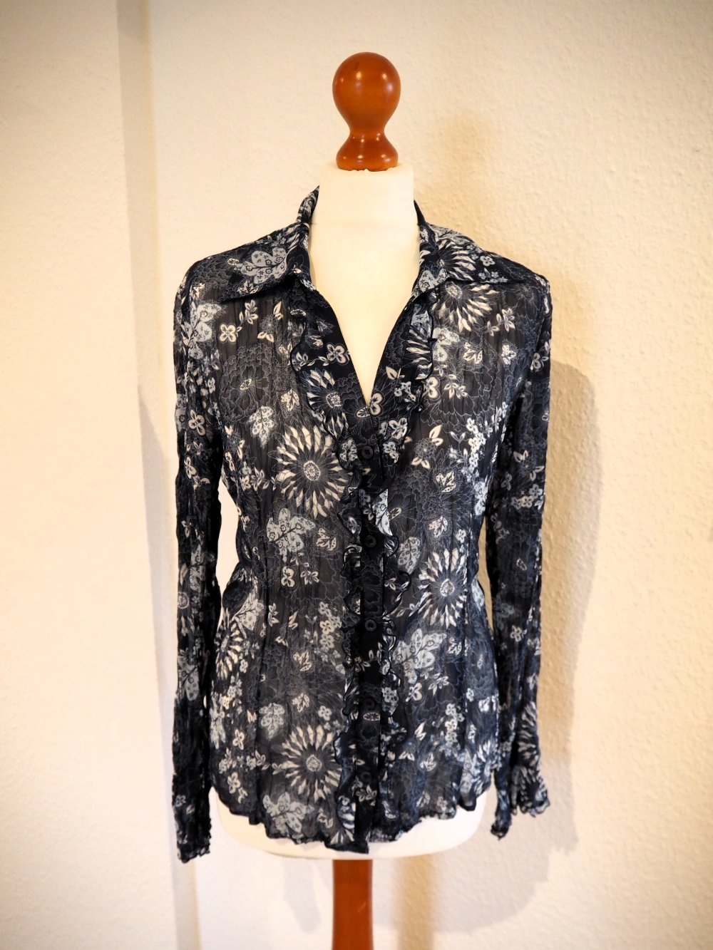 Rüschen-Bluse, leicht transparent