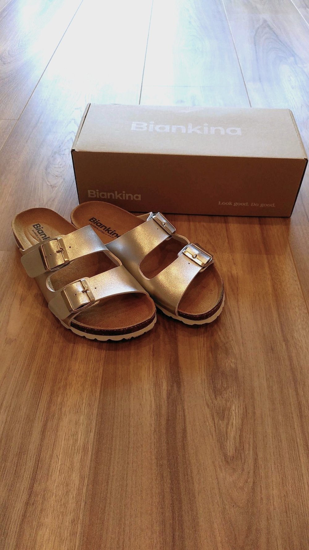 Marbella Kork-Sandale aus veganem Leder – Metallic-Silber