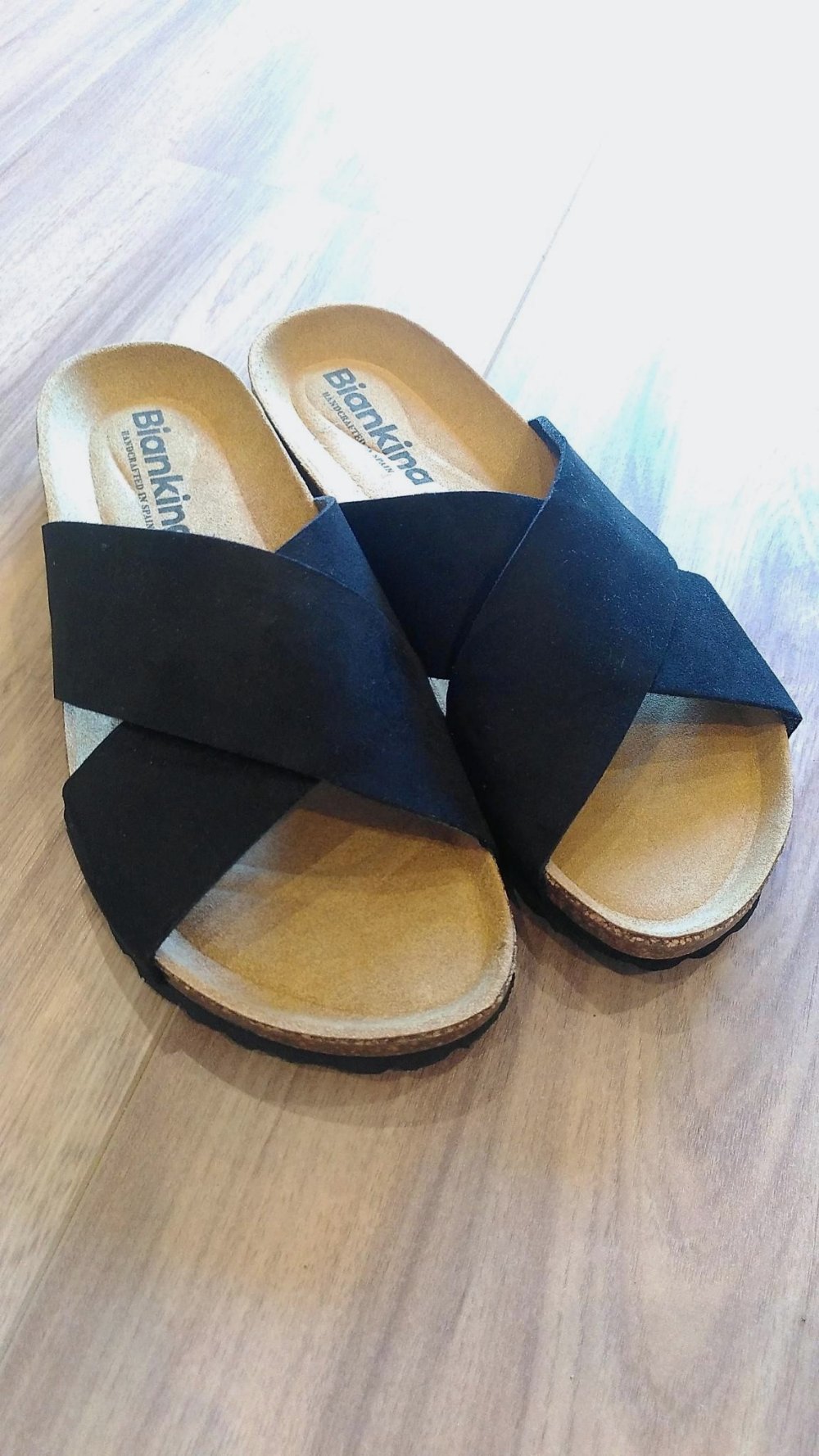 Alacant Slide Kork Sandale aus veganem Wildleder - Schwarz