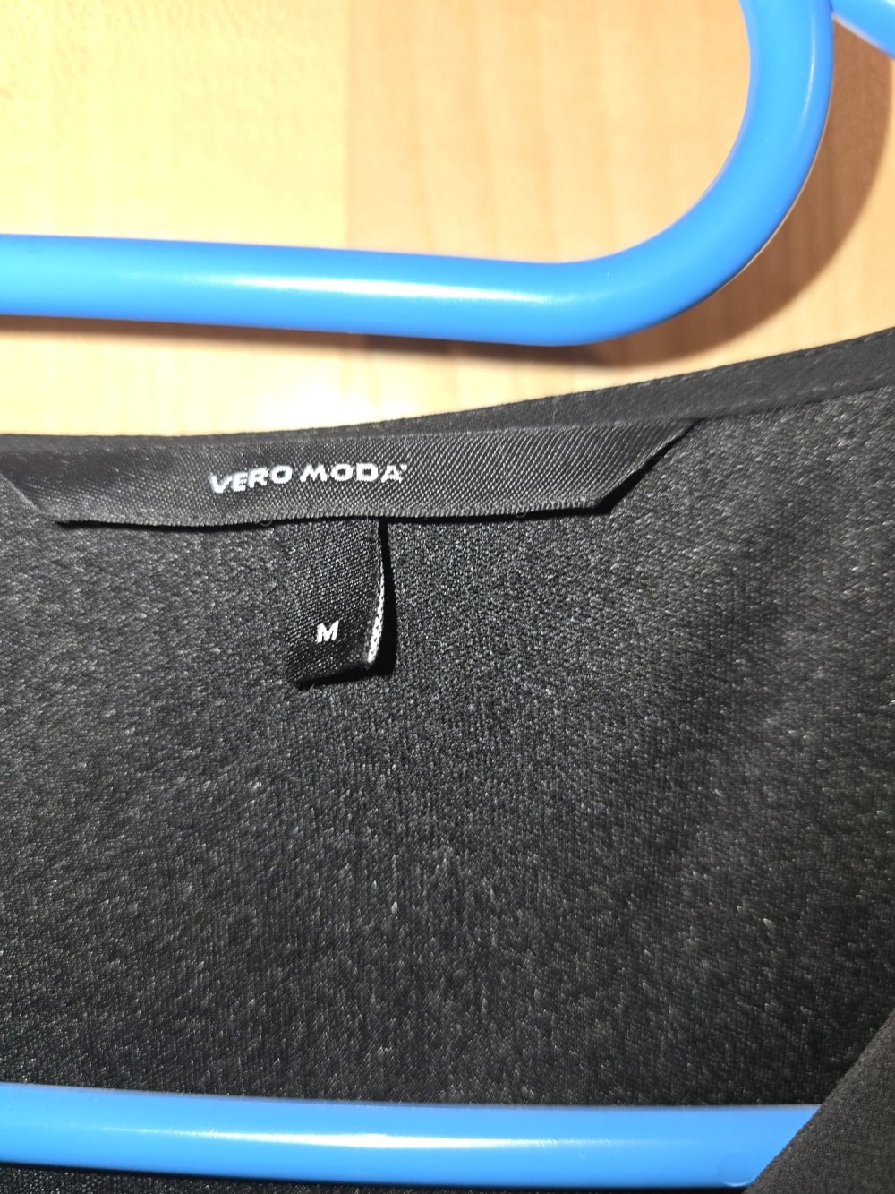 Top-Bekleidung aus Haushaltsauflösung, regelmäßig neue Artikel, zu günstigen, fairen Preisen. T-Shirt