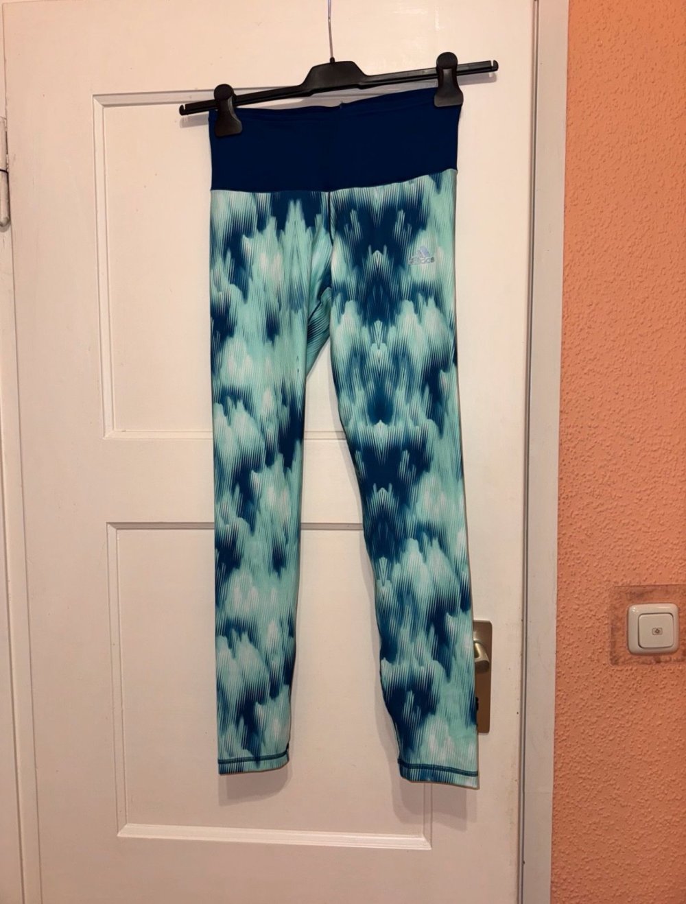 Adidas Sportleggings Gr. S – blaues Muster