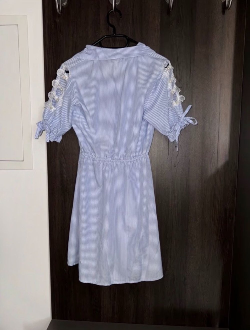 Gestreiftes Sommerkleid mit Schleifenärmeln – Gr. M