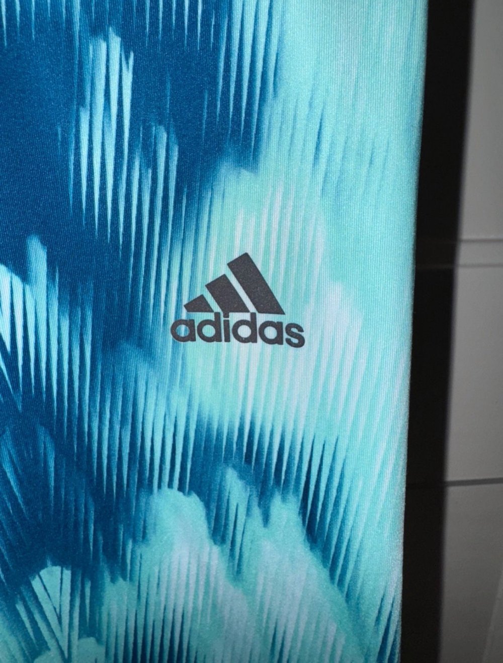 Adidas Sportleggings Gr. S – blaues Muster