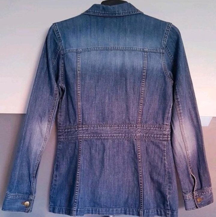 Wie neu ~ Sehr hübsche Long-Jeansjacke (v.H&M), Gr.M