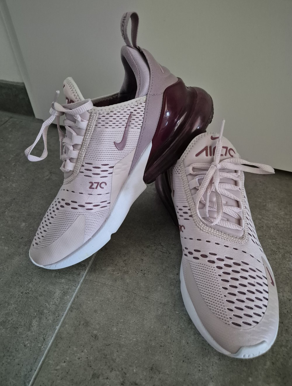 Nike Air Max 270