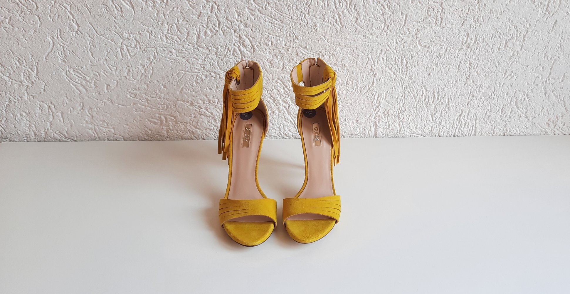 Neue Guess High Heels Wildleder mit Fransen