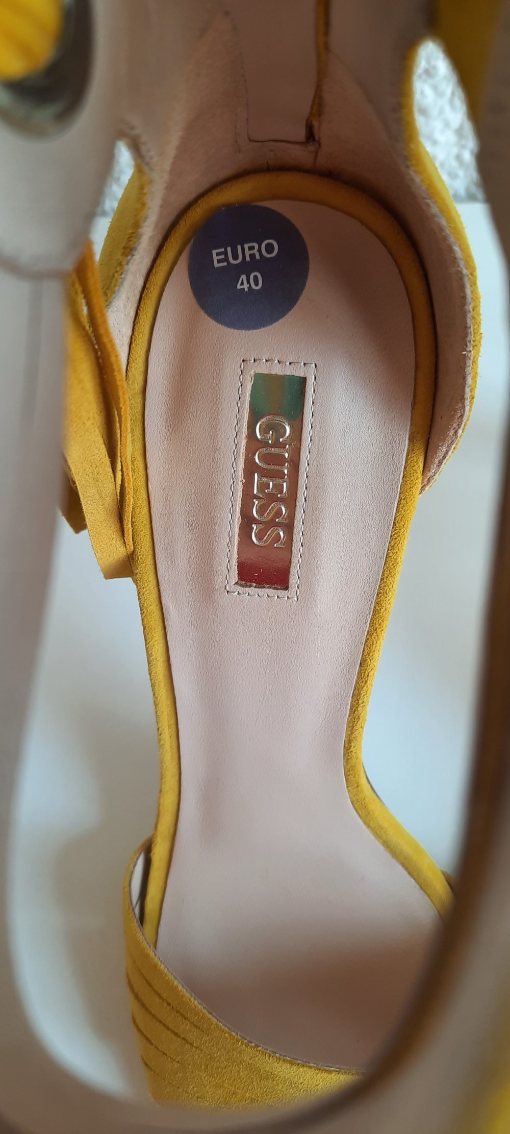 Neue Guess High Heels Wildleder mit Fransen