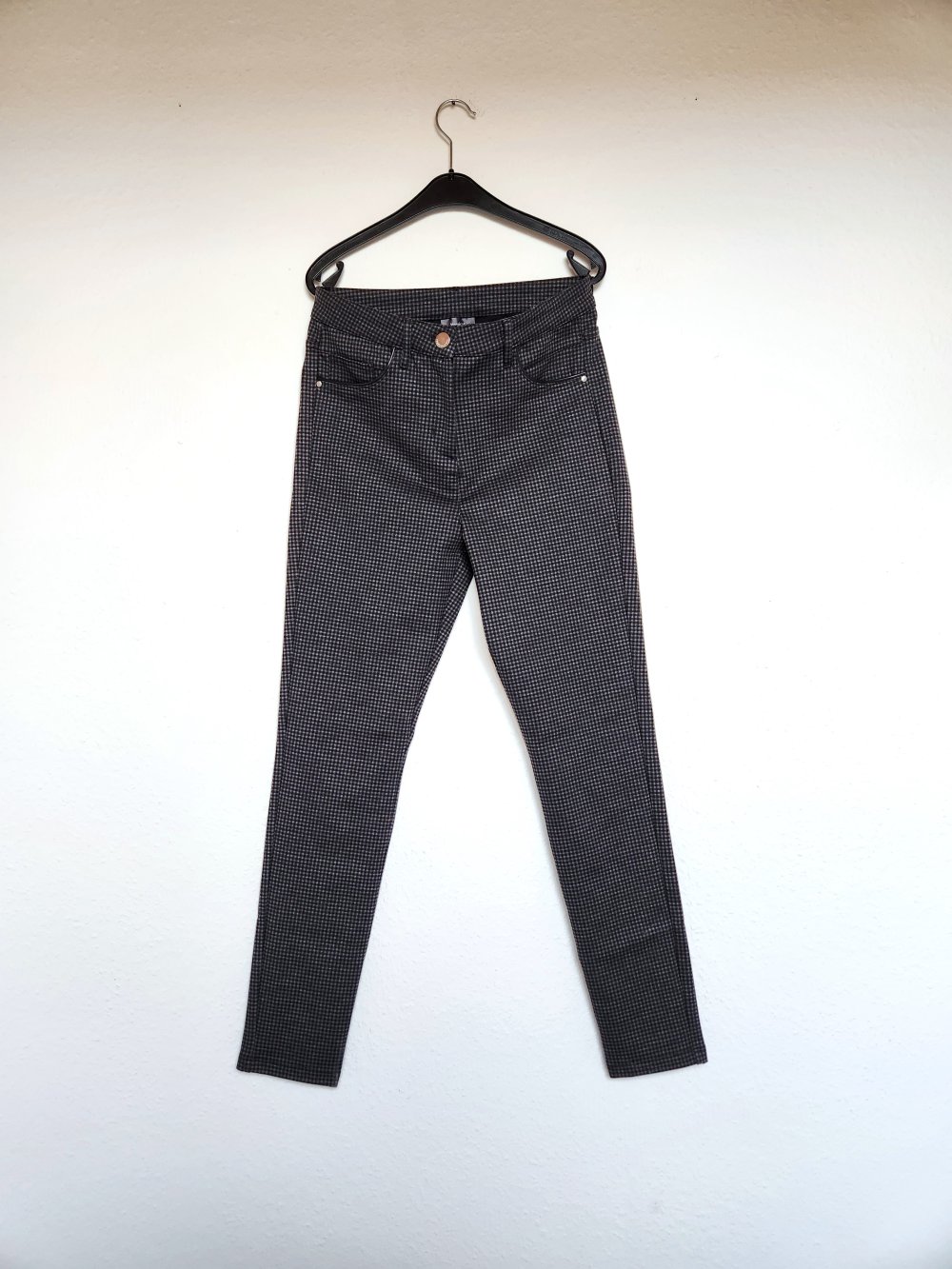 Neue Damenhose /Karierte Hose gr. 38 schwarz/grau