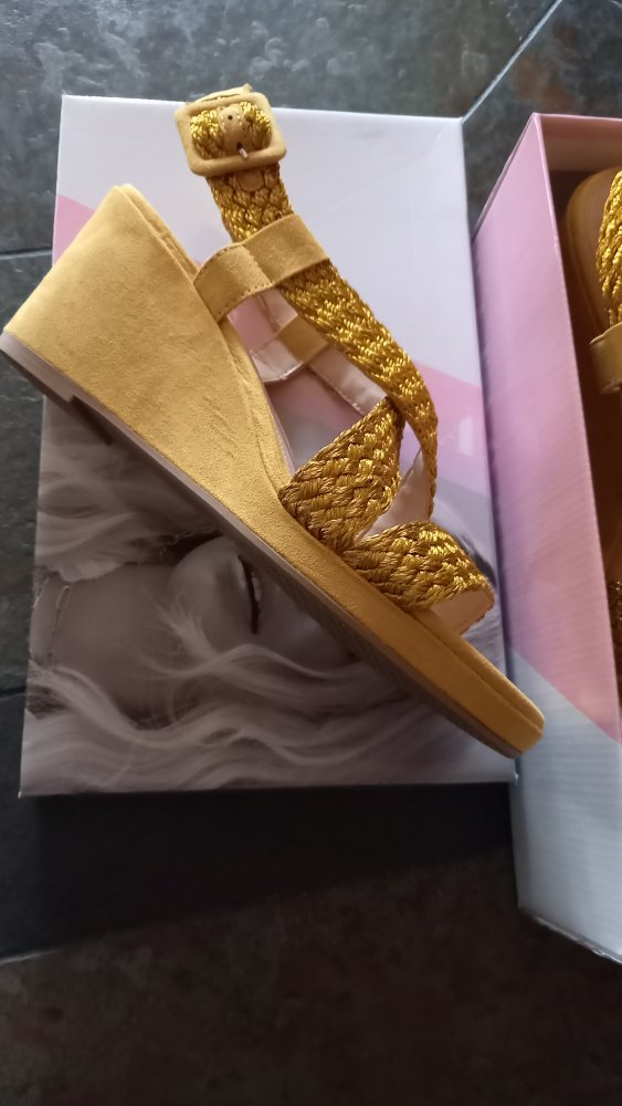 Goldene Wedges / Starcollektion/ Rita Ora Gr. 40