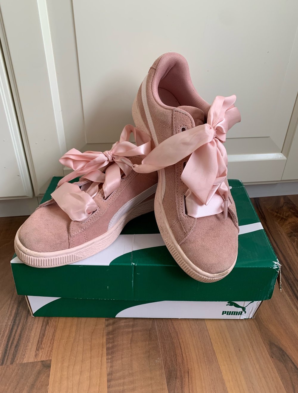 Neuwertige Turnschuh Sneaker Suede Puma Satinbänder Rosa 38 in OVP
