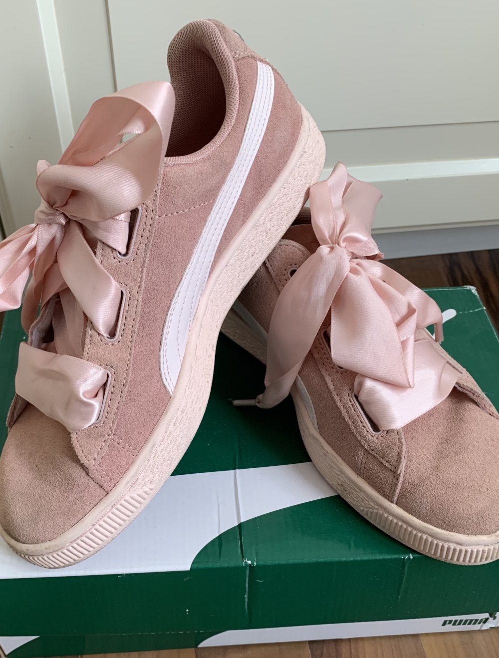 Neuwertige Turnschuh Sneaker Suede Puma Satinbänder Rosa 38 in OVP