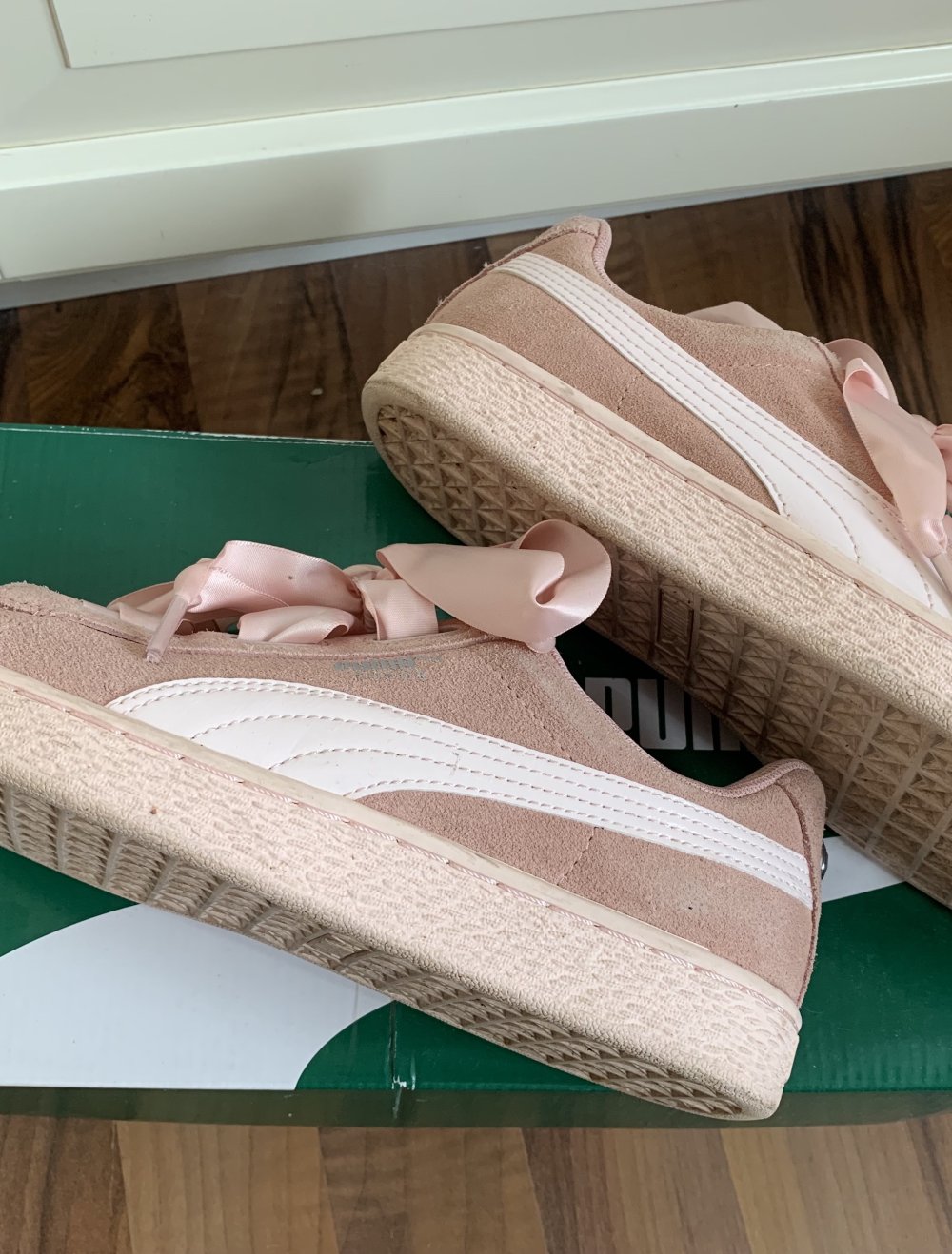 Neuwertige Turnschuh Sneaker Suede Puma Satinbänder Rosa 38 in OVP
