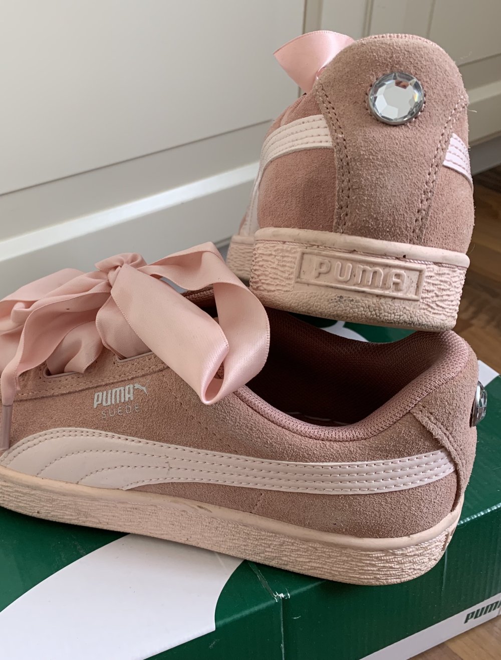 Neuwertige Turnschuh Sneaker Suede Puma Satinbänder Rosa 38 in OVP