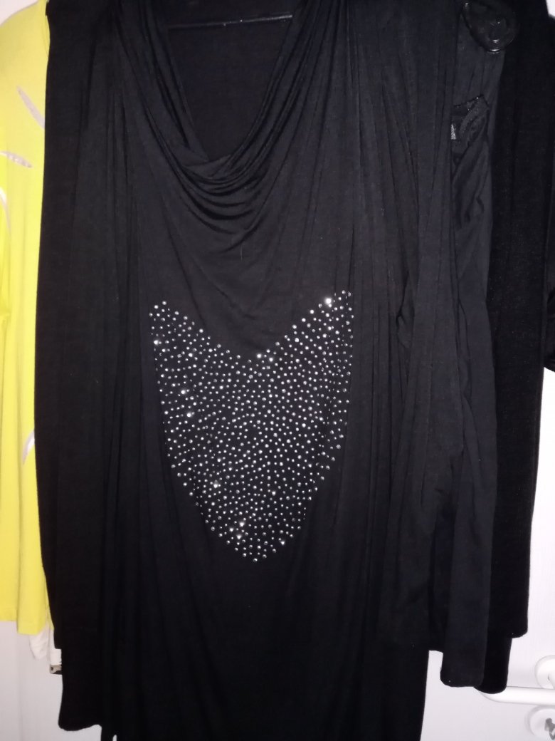 Verk. schickes schwarzes Long -Shirt mit Applikation Gr. 52.