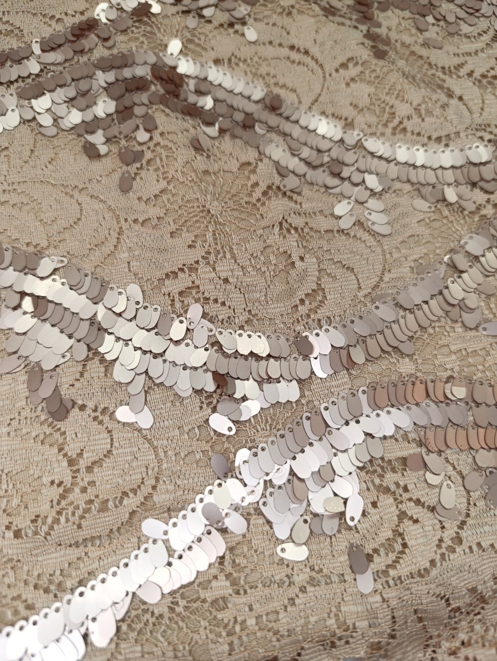 Daphnea Paris Pailletten-Top S Nude Spitze Bluse Glitzer Party