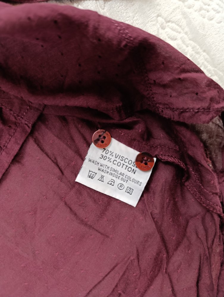 Elegante Bluse in Bordeauxrot