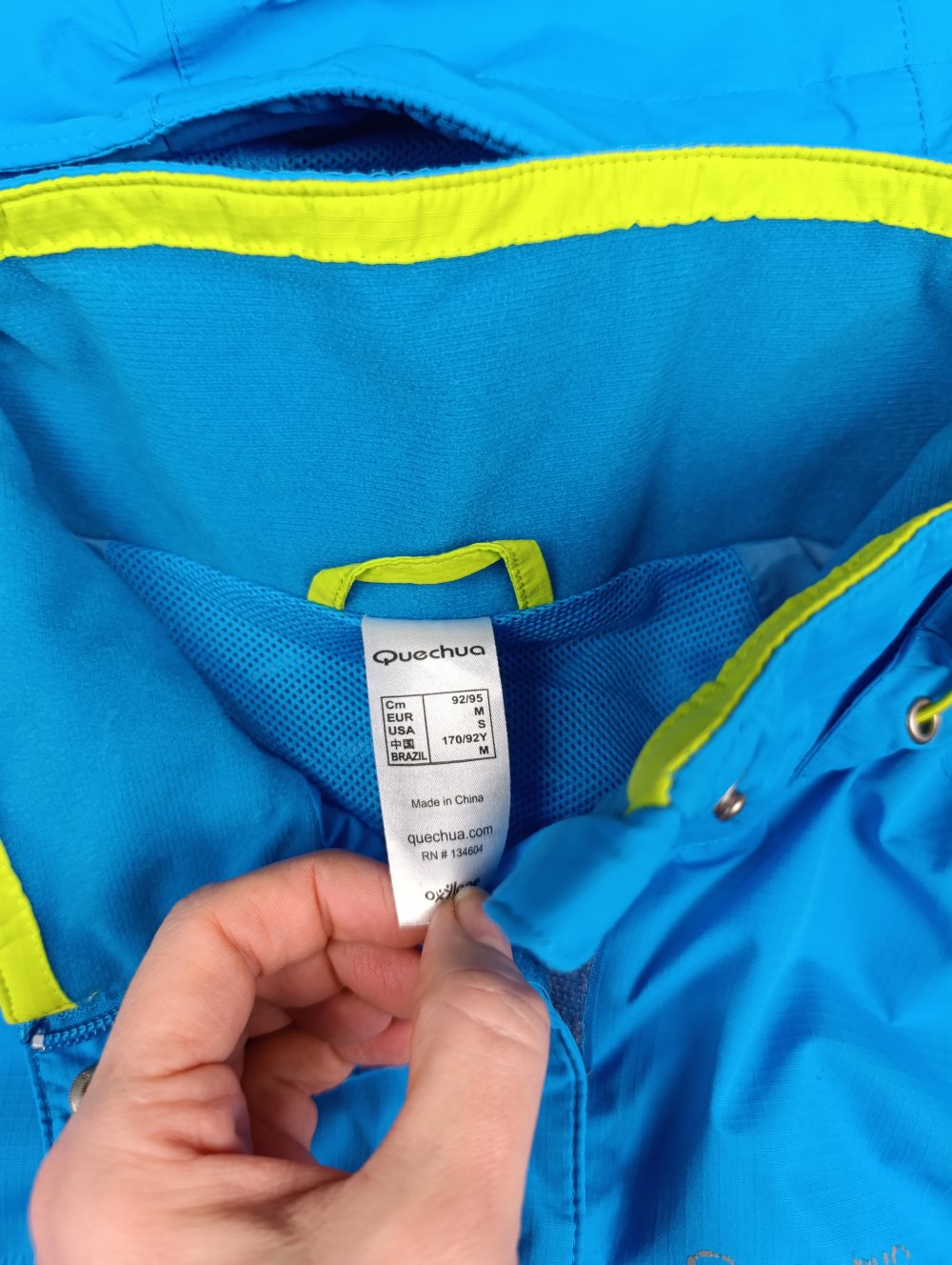 Quechua Outdoorjacke Damen Gr. M – Leicht, windabweisend, Kapuze – Blau