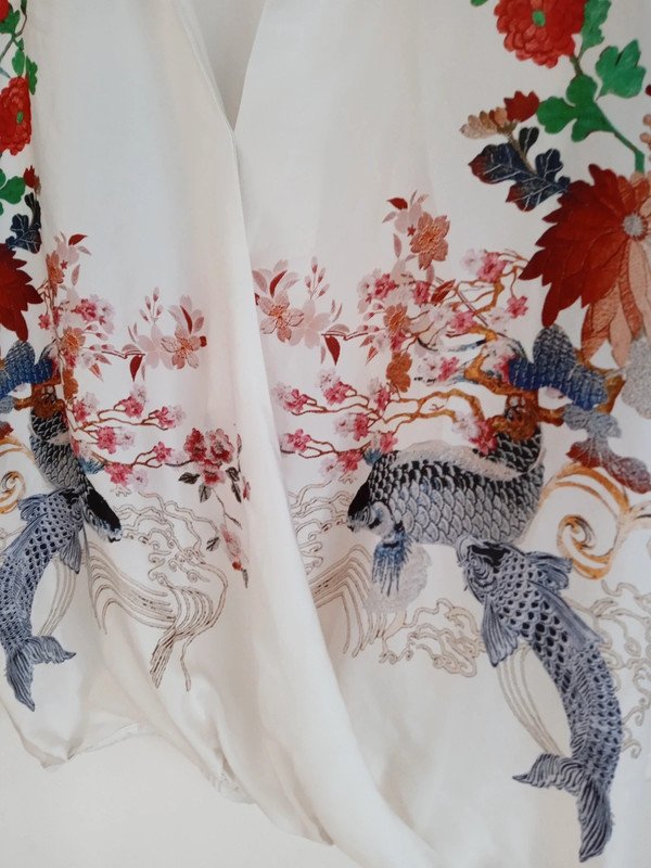 Boho-Bluse cropped mit Blumen und Karpfen / Kois, Gr. S (36) von Zara