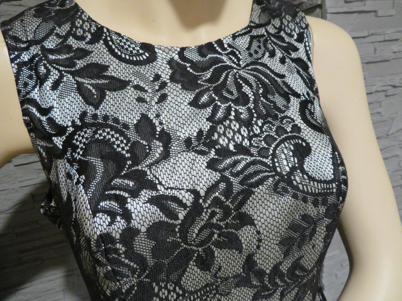 Chices Damen Kleid Größe M von Papaya (Nr2035)