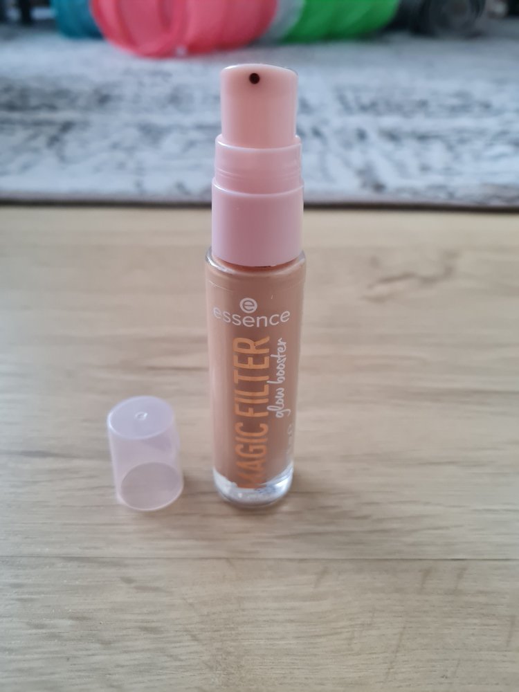Make-Up Magic-Filter glow booster von Essence