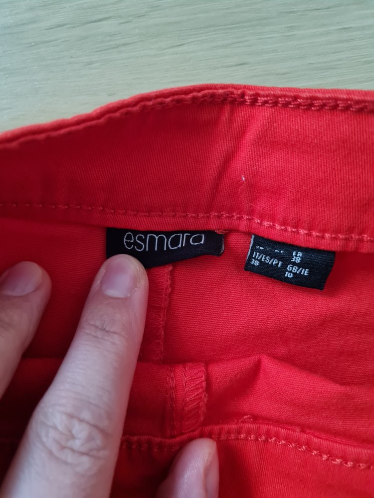 rote Shorts NEU von Esmara Größe 36
