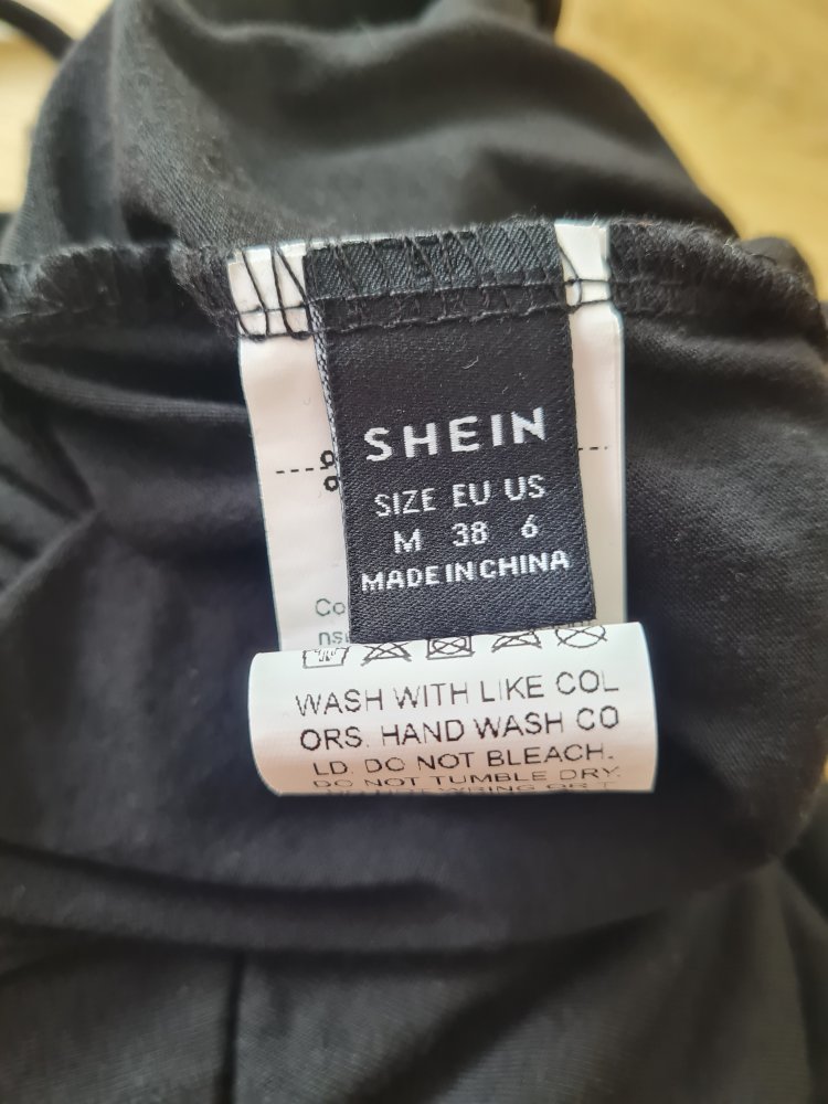 Jumpsuit kurz von Shein Größe M (38) schwarz
