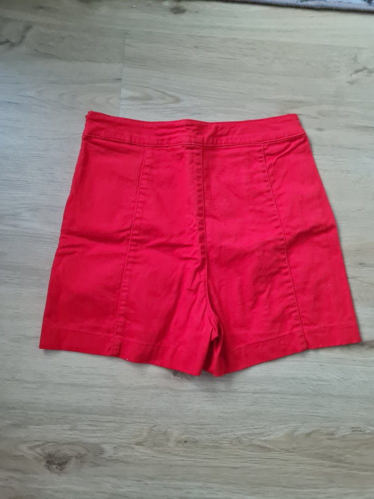rote Shorts NEU von Esmara Größe 36