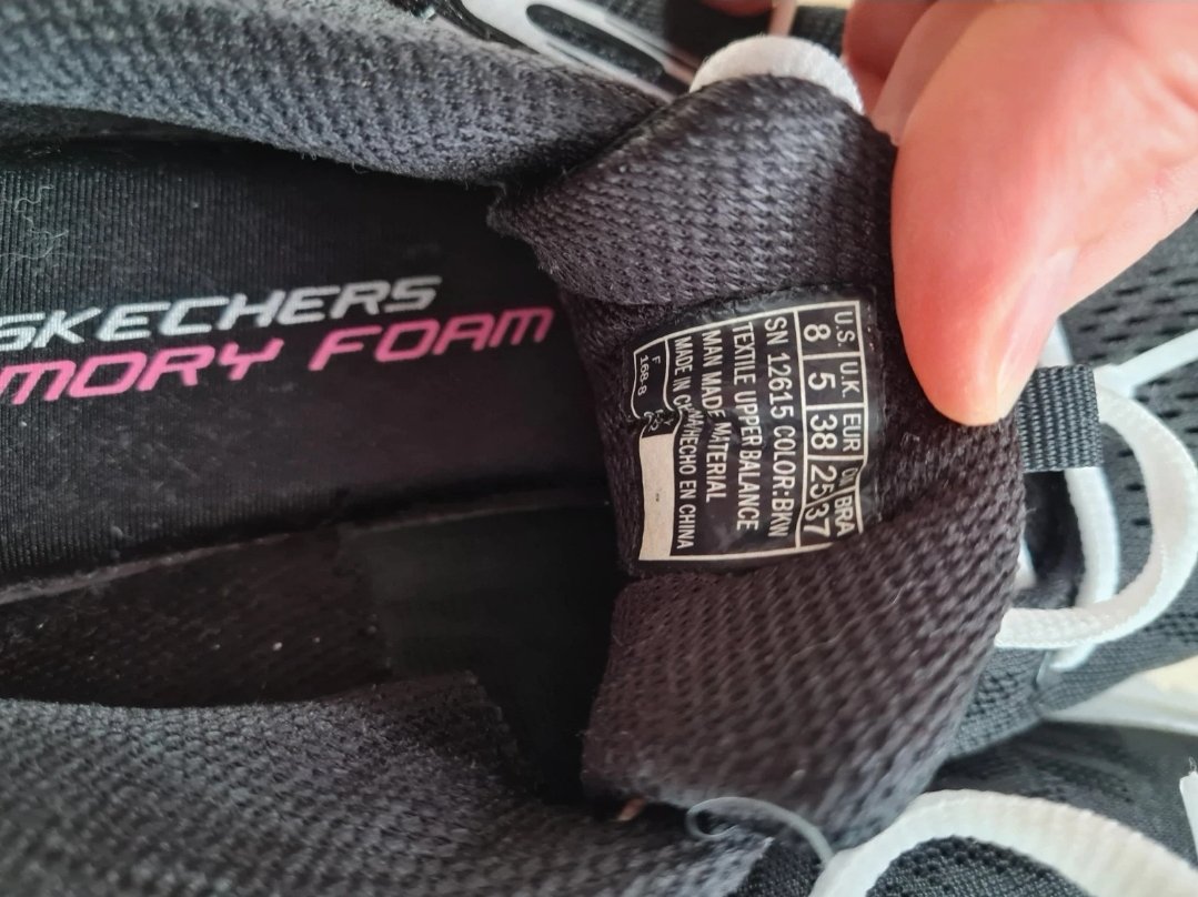 Skerchers Sneaker schwarz-weiß Größe 38