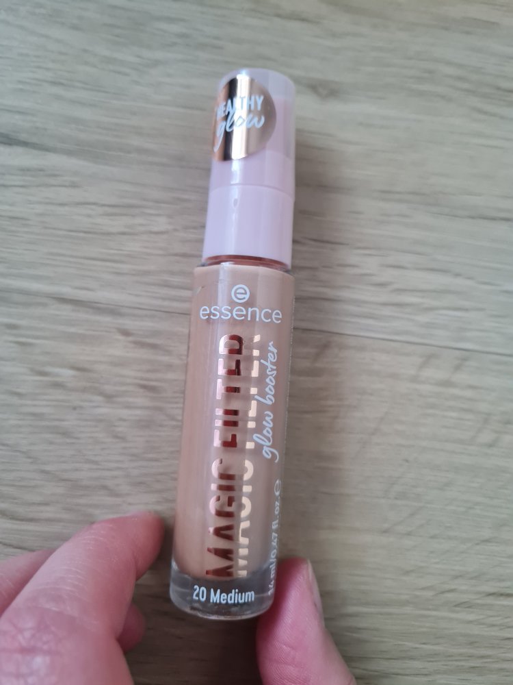 Make-Up Magic-Filter glow booster von Essence