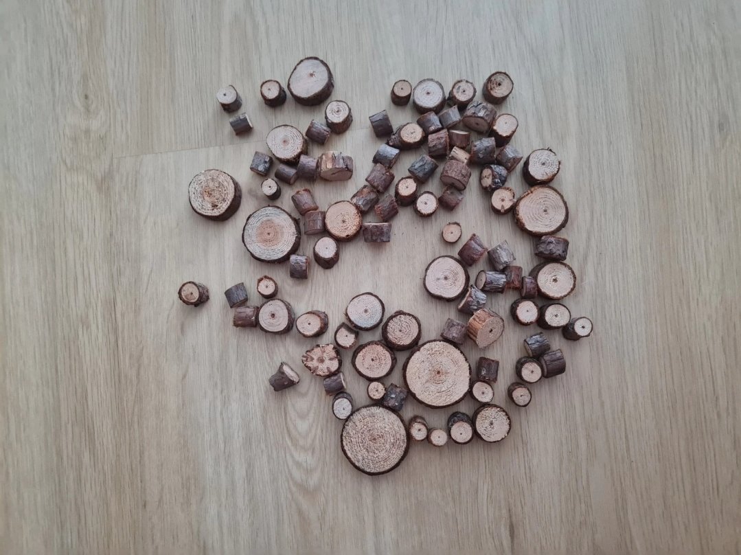 Dekoration Runde Holzstücke 