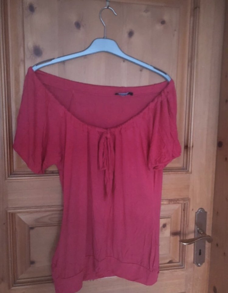2 Shirts zu einem Preis pink und lila