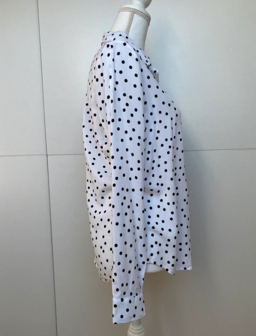 Bluse Hemd Punkte Muster Ploka Dons Weiß Schwarz Büro Office Reserved