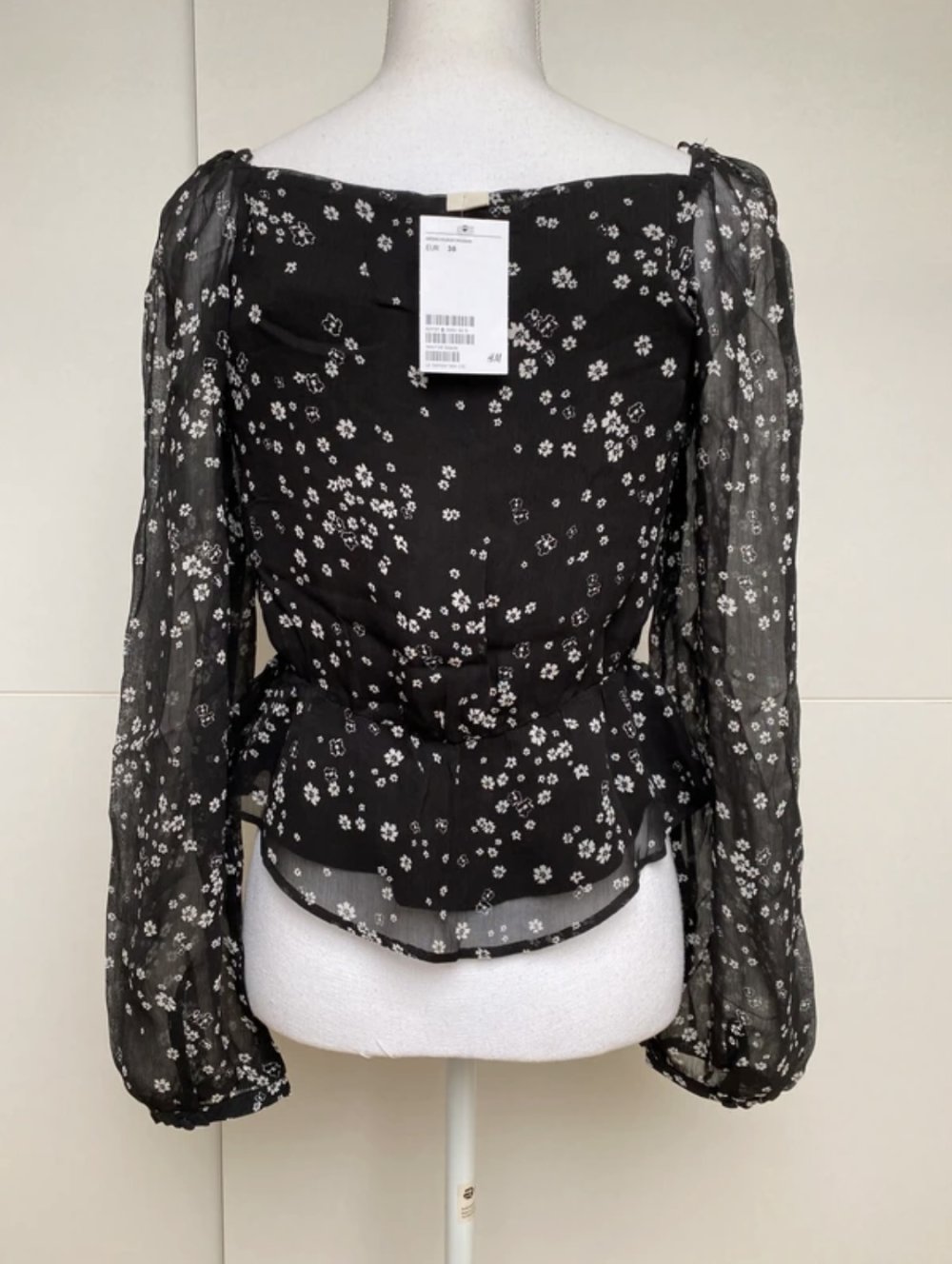 Bluse Top Blumen Sommer Muster Schwarz weiß Sommer Boho Schößchen Puffärmel Knöpfe H&M
