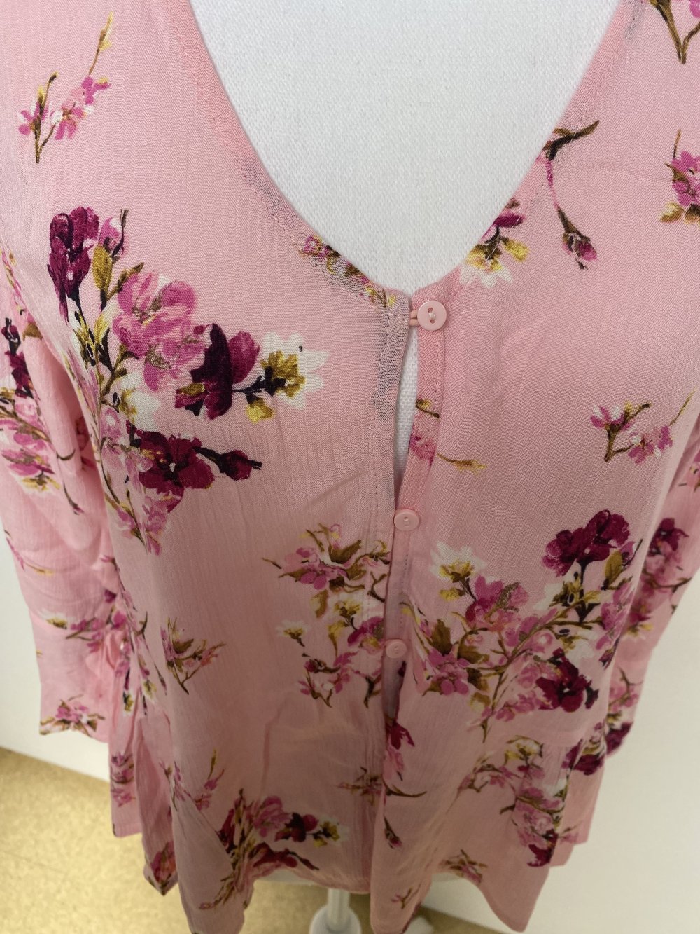 Bluse Tunika Top Rüschen Knöpfe Blumen Muster Kirschblüte Japan Rosa Rose H&M