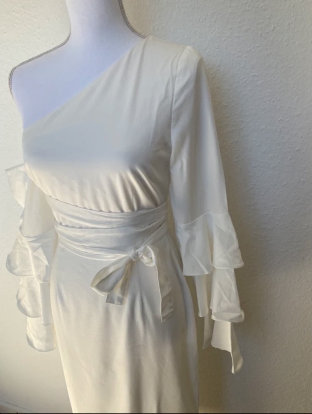 Bleistiftkleid Midi Abendkleid Cocktail Weiß Sommer Rüschen Offshoulder Hochzeit Verlobung Standesamt Lavish Alice