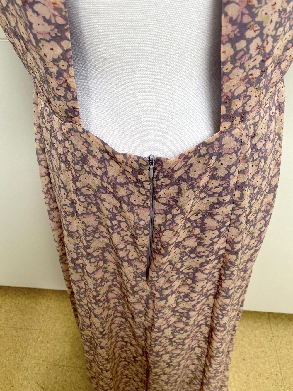 Kleid Midaxi Maxi Sommerkleid Freizeit Blümchen Blumenmuster Lila Violett River Island