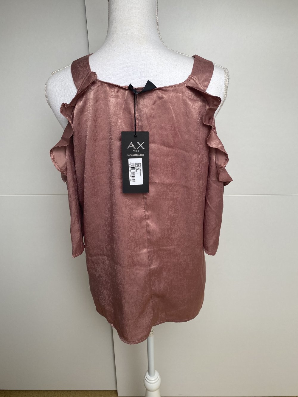 Shirt Tunika Top Satin Glänzend Rüschen Cold Shoulder Rose Rosa Kendall Jenner AX Paris