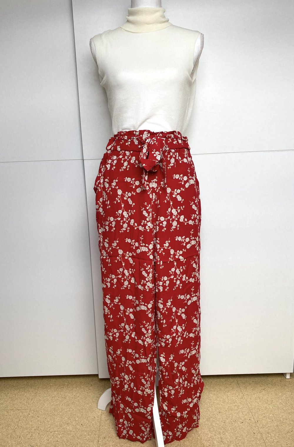 Hose Weit Palazzo Sommer Blumen Muster Blümchen Rot Schleife Designer H&M