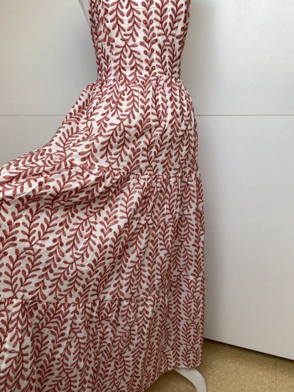 Kleid Maxikleid Strand Urlaub Weiß Rot Strick Muster Blätter Rückenfrei Baumwolle Schnüren Mango