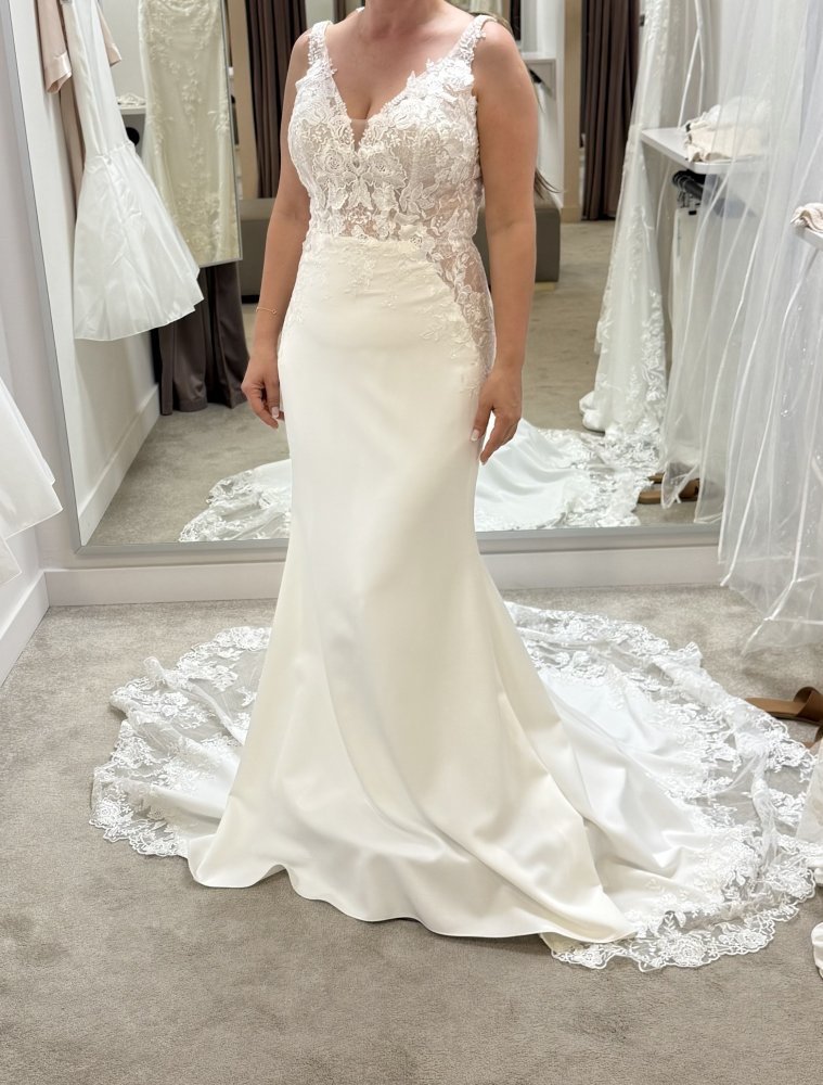 Traumhaftes neues Brautkleid von WED2B – ungetragen, mit Etikett