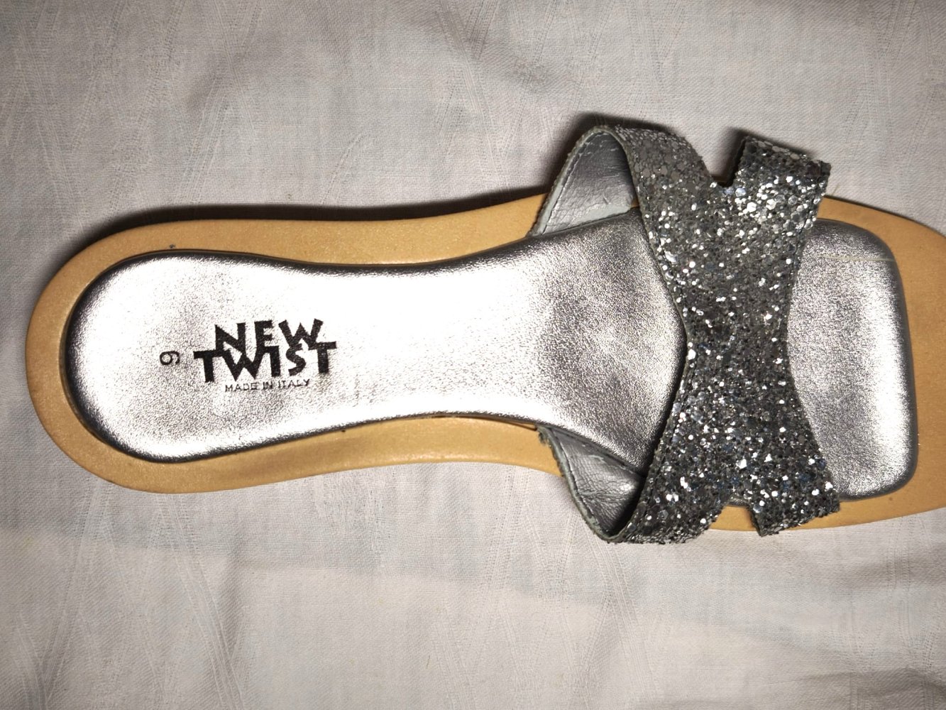 Damen Pantoletten, Marke NEW TWIST, Farbe Silber, Größe 6 bzw. 39