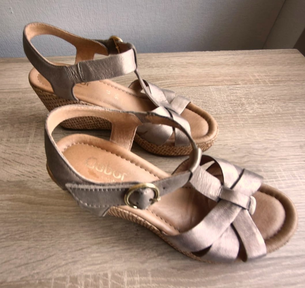 Damen Sandalen, Goldfarben, Marke Gabor, Größe 5½