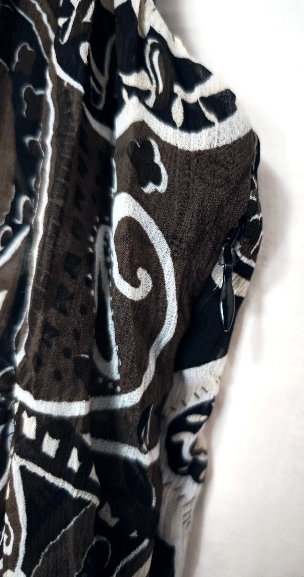 Damen Kleid, Ärmellos, braun mit schwarzem + weißem Muster, Größe 40
